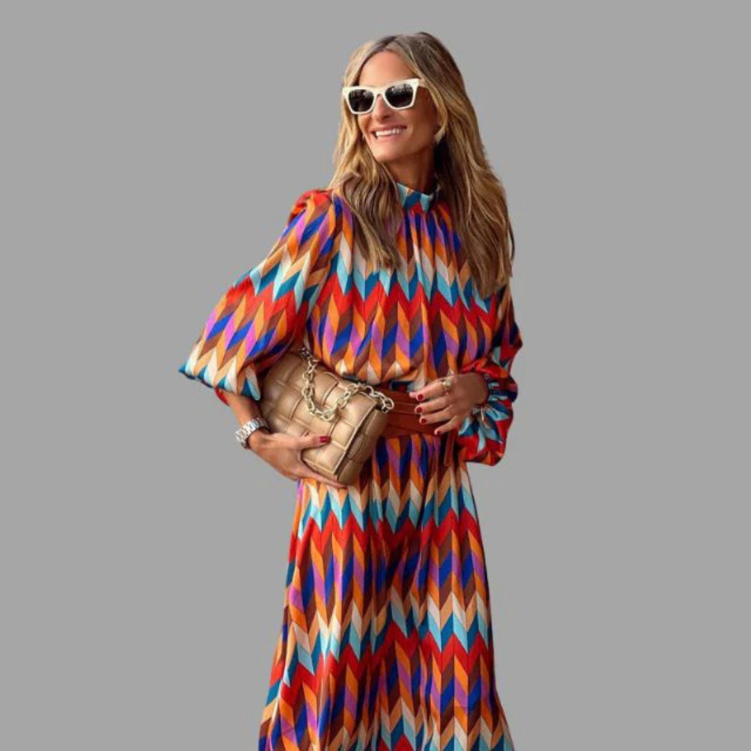 Annika | Fargerik Midi-Damekjole med Chevron-Mønster