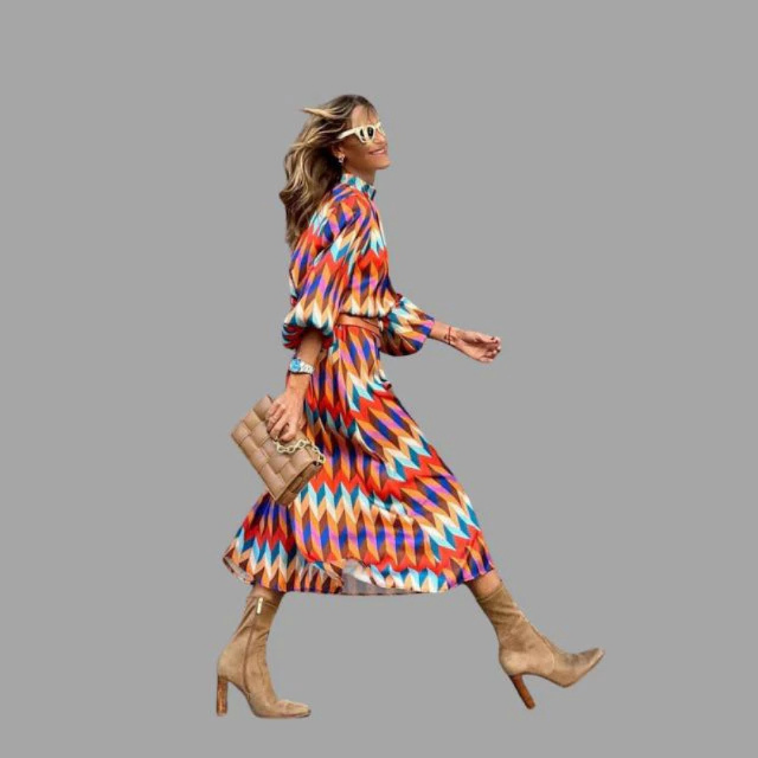 Annika | Fargerik Midi-Damekjole med Chevron-Mønster