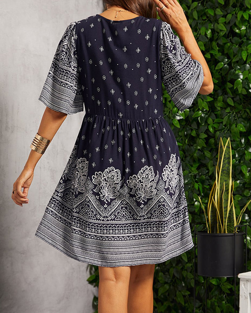 Juvie | Damekjole med V-utringning og Boho-blomstertrykk