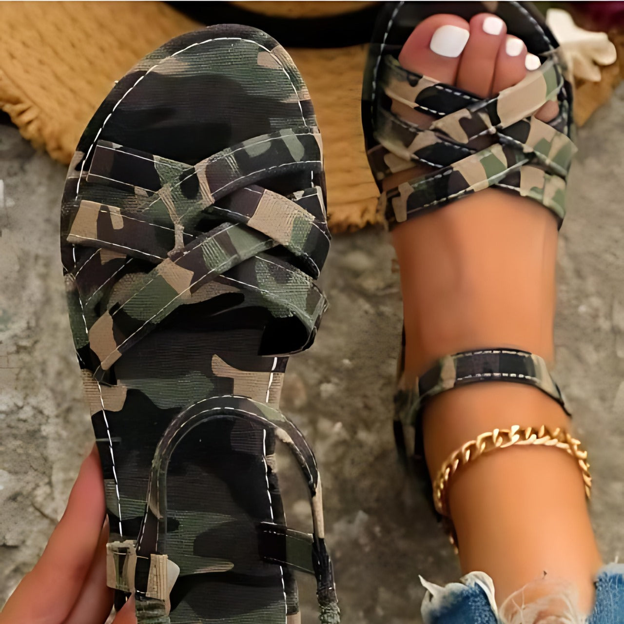 Junifer | Flate ensfargede damesandaler