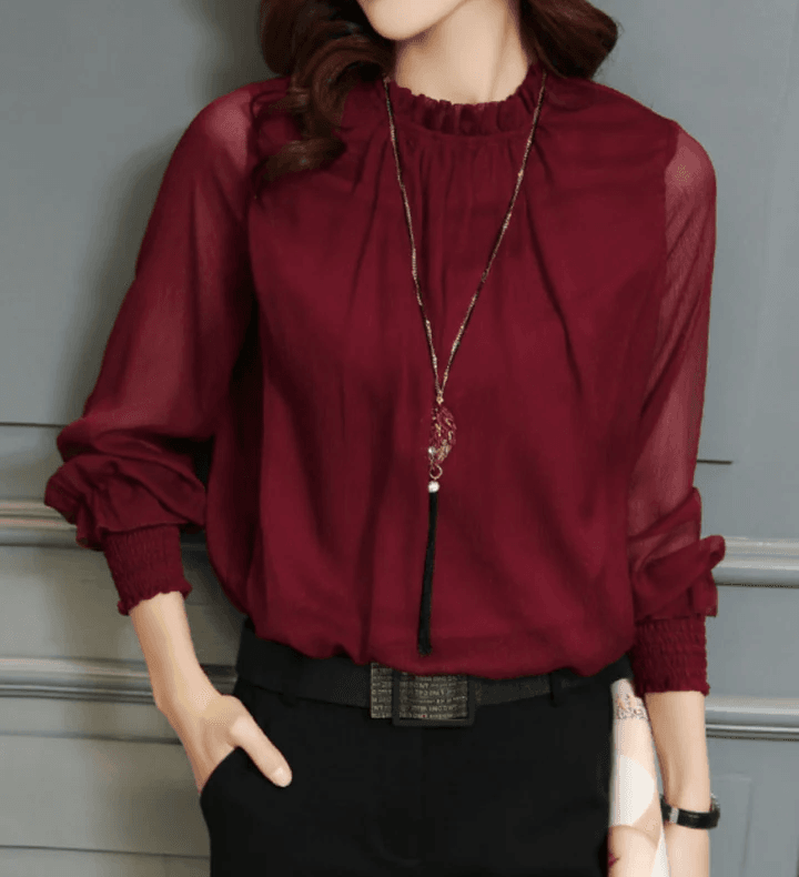 Lotharine | Elegant nett bluse for damer med utringning