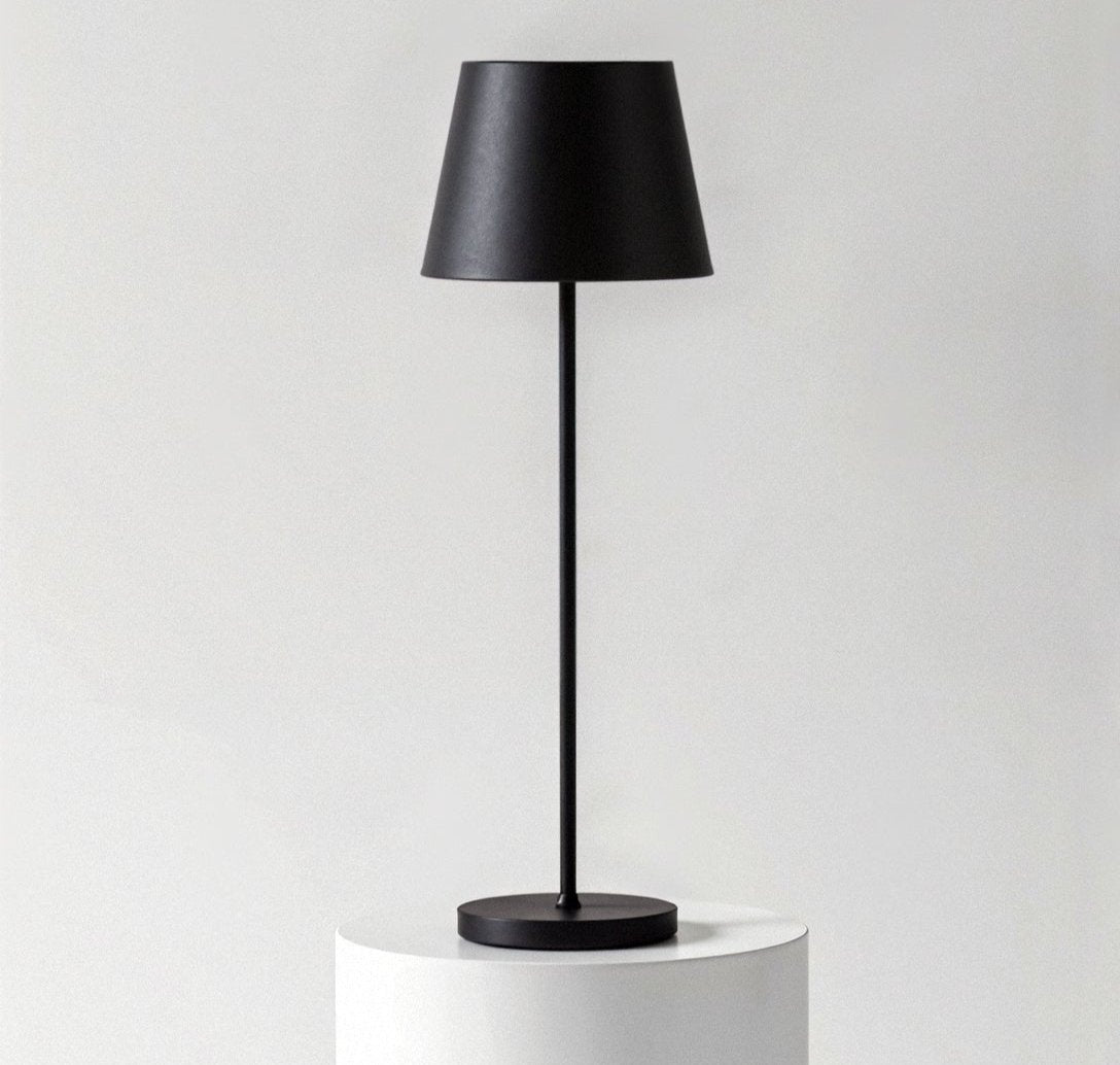 Vespera Minimalist Høy Bordlampe