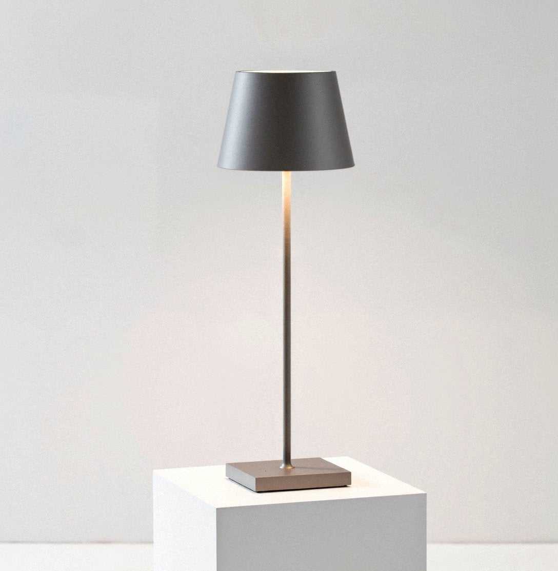 Vespera Minimalist Høy Bordlampe