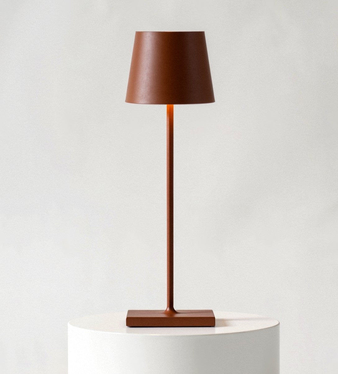 Vespera Minimalist Høy Bordlampe